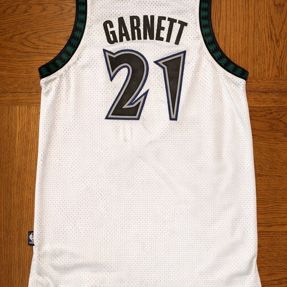 Kevin Garnett Timberwolves NBA Reebok Youth Jersey - Picture 3 of 9